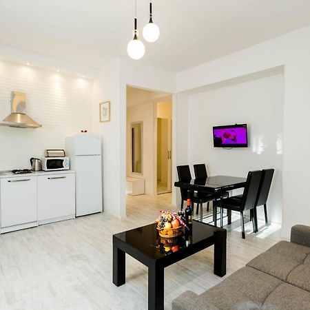 Luxury Apartment In The City Centre Tbilisi ภายนอก รูปภาพ