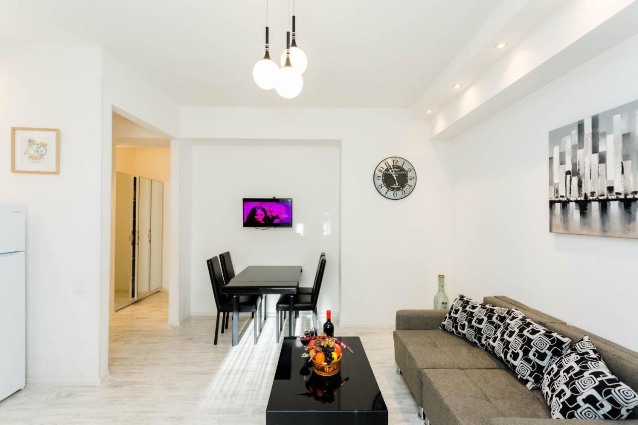 Luxury Apartment In The City Centre Tbilisi ภายนอก รูปภาพ
