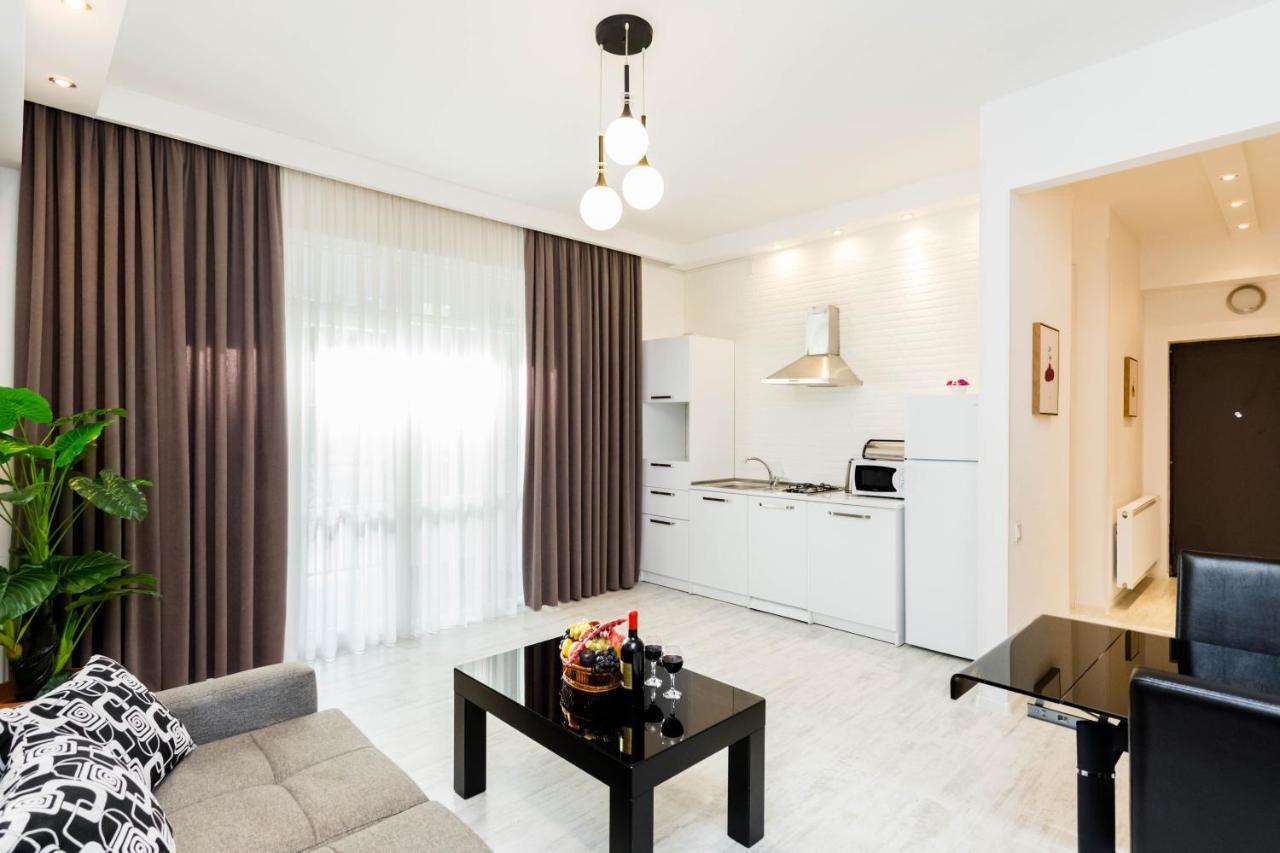 Luxury Apartment In The City Centre Tbilisi ภายนอก รูปภาพ